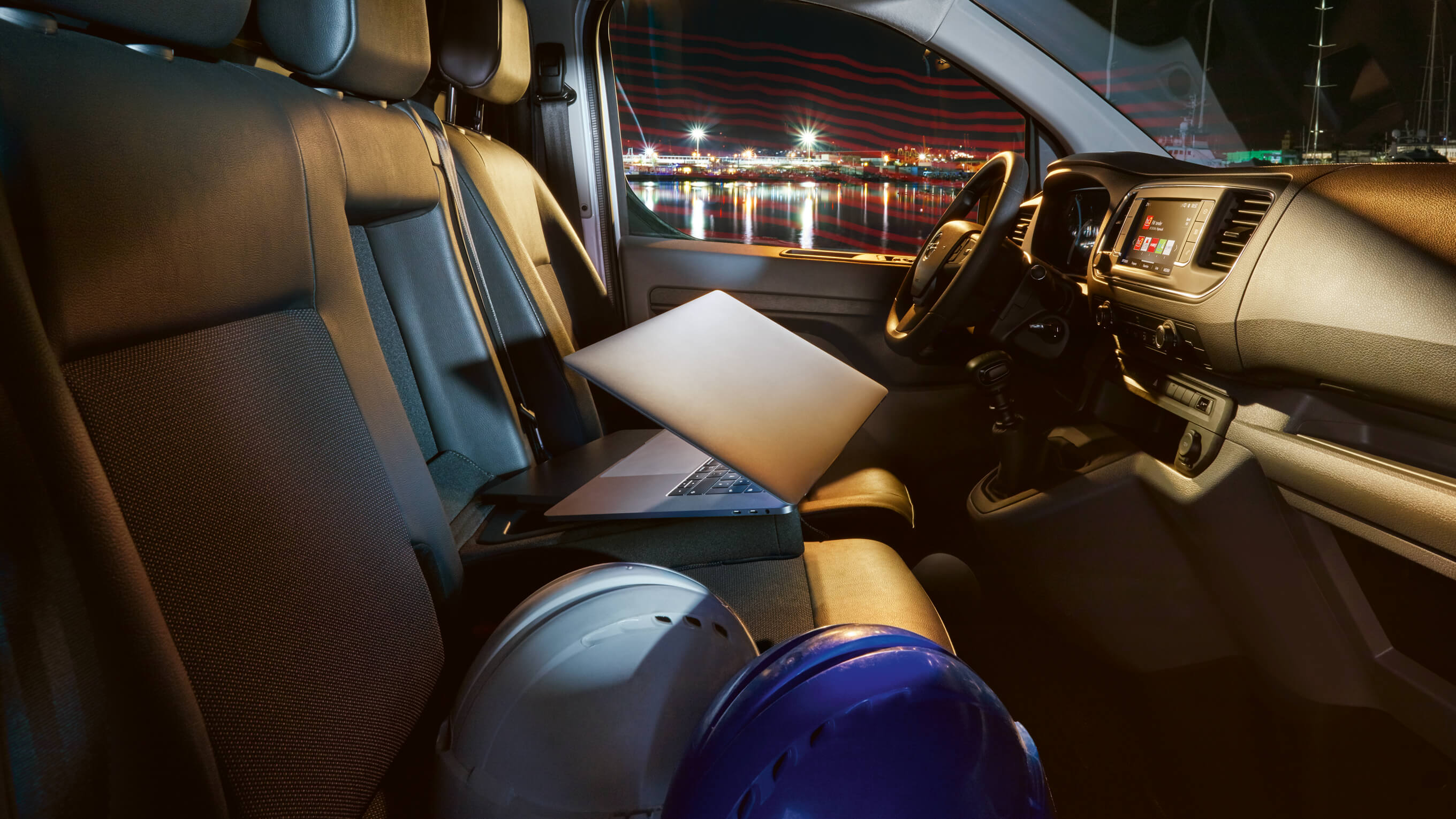 Opel Vivaro Interior Mobile Office 16X9 Vi195 I01 018