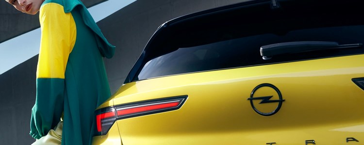 Opel Astra Hybrid Exterior Back