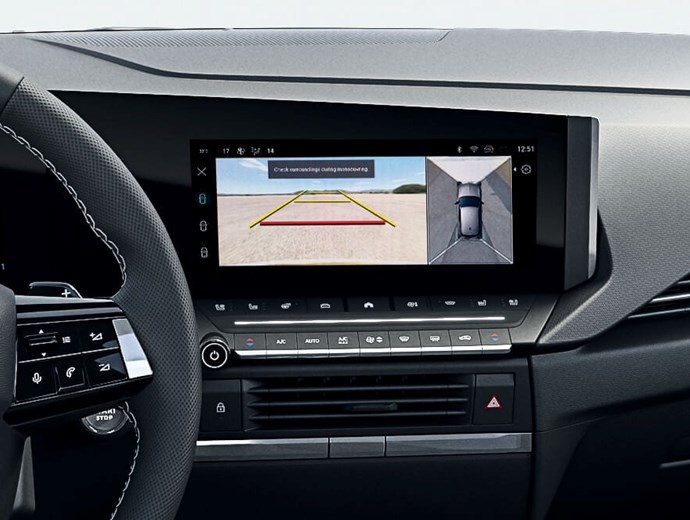 Opel Astra Interior Intellivisio